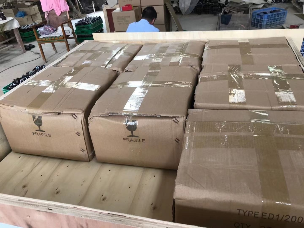OEM डिजाइन चीनी मिट्टी के बरतन तेल विसर्जित ट्रांसफार्मर झाड़ी डीआईएन 42530