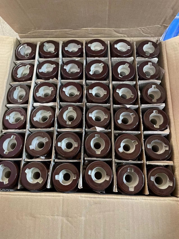 1kV 200A चीनी मिट्टी के बरतन OEM ड्रा लीड ट्रांसफार्मर बुशिंग ब्राउन ग्लेज़ेड