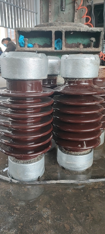 एएनएसआई ब्राउन ग्लेज़ स्टेशन पोस्ट पोर्सिलेन इंसुलेटर TR-208 8.9kN