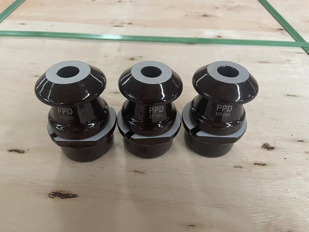 दीन मानक 1kV 250A ट्रांसफार्मर चीनी मिट्टी के बरतन झाड़ी CD70MM OEM